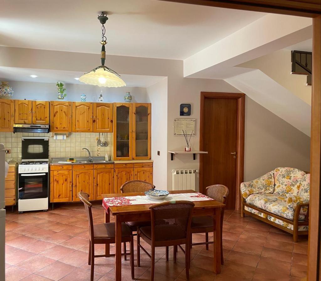 ポルト・エンペードクレCasa Montalbanoアパートメント エクステリア 写真